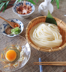 冷やしたまごつけうどん