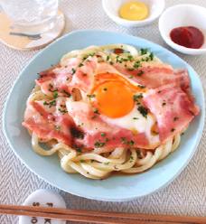 ベーコンエッグうどん