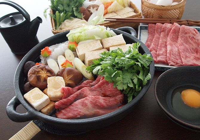 関東風すき焼き 鍋奉行も満足 お鍋レシピ テーブルマーク