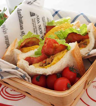 ふっくらオムレツのポケットサンド