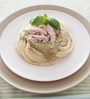 チキンバジルうどん