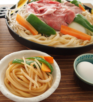 ジンギスカンうどん うどんレシピ 冷凍食品ならテーブルマーク