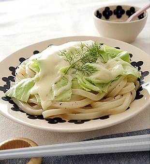 春キャベツとチーズのうどん