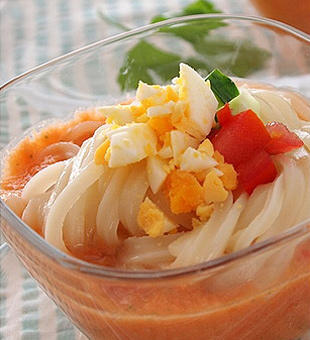 ガスパチョうどん（冷製トマトスープうどん）