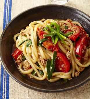 焼きトマトのピリ辛中華風うどん