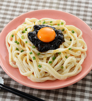 のりクリームチーズ釜玉風うどん