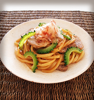 豚肉とゴーヤのうどんチャンプル