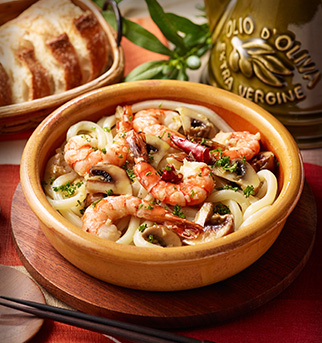 えびとマッシュルームのアヒージョうどん