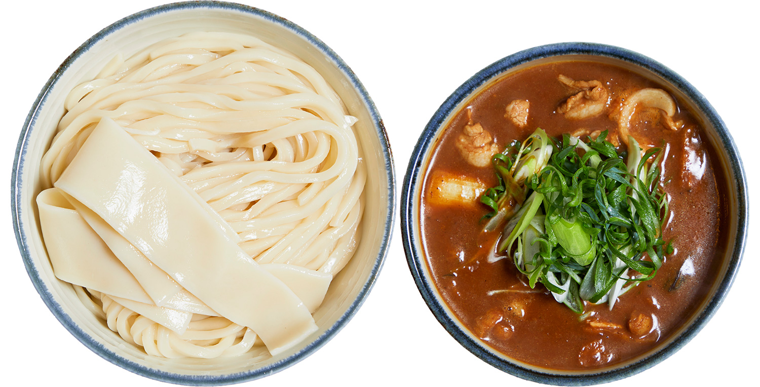 黒カレー肉汁うどん(山盛)／九条ネギ
