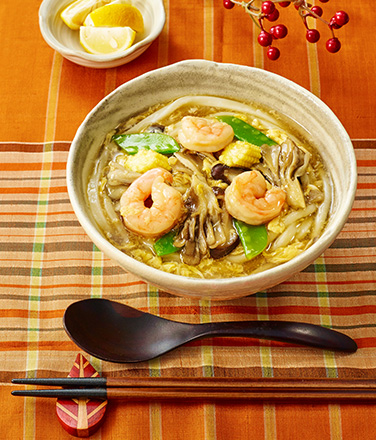 和のあったかうどん「とろとろ卵の五目あんかけうどん」で対抗！