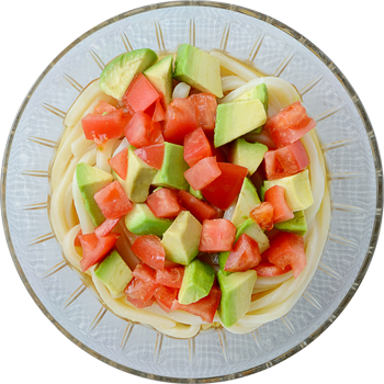 アボカドとトマトのぶっかけうどん